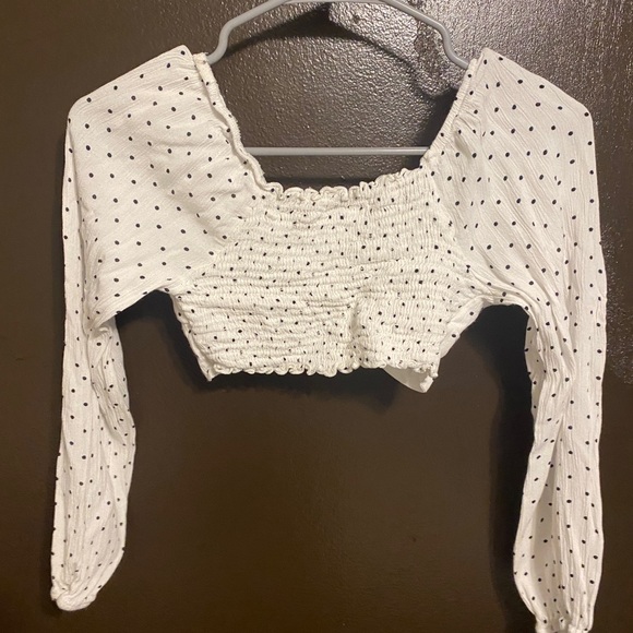 White polk a dot long sleeve - Picture 4 of 4